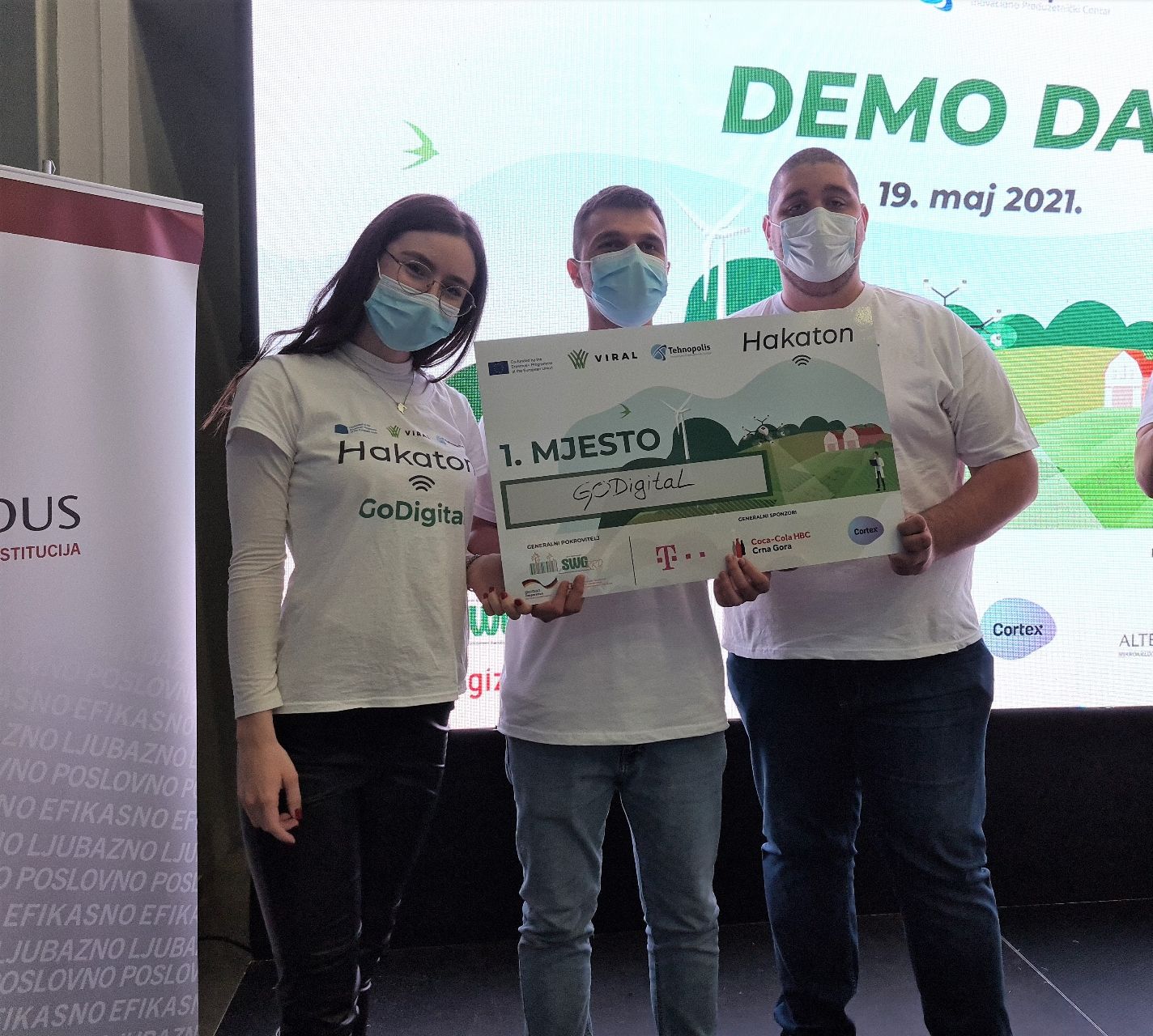 UDG students won the VIRAL hackathon on digital agriculture!